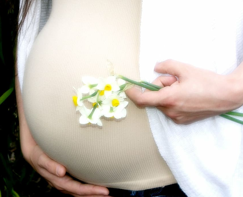 2024年怀孕做一次亲子鉴定多少费用？